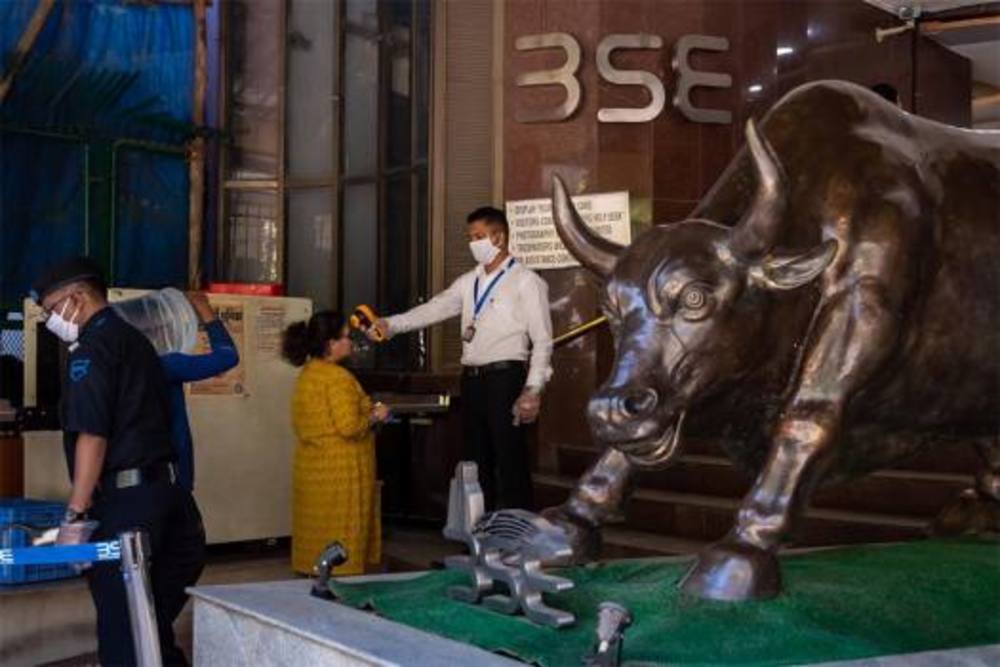 Banks & Financials Lift Market Sentiments, Sensex Surges 976 Pts