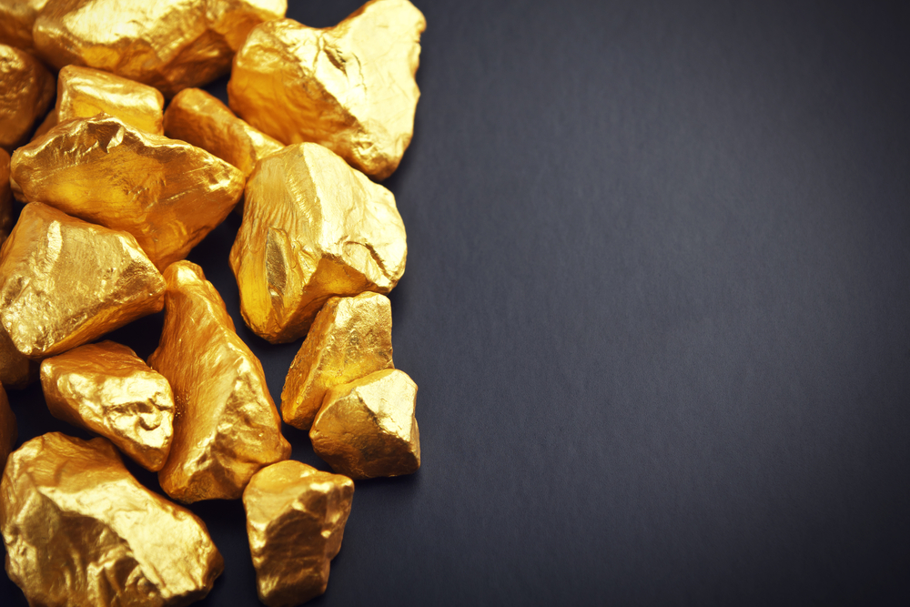 Investors Bet Big on Safe Haven, Gold Gains Rs 352