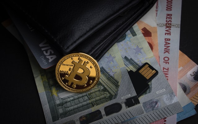 Crypto Market Rebounds 2%, Bitcoin Gains