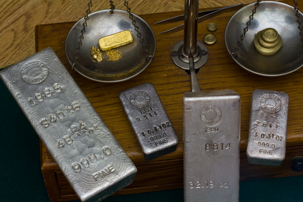 Bearish Demand Drives Gold, Silver Down