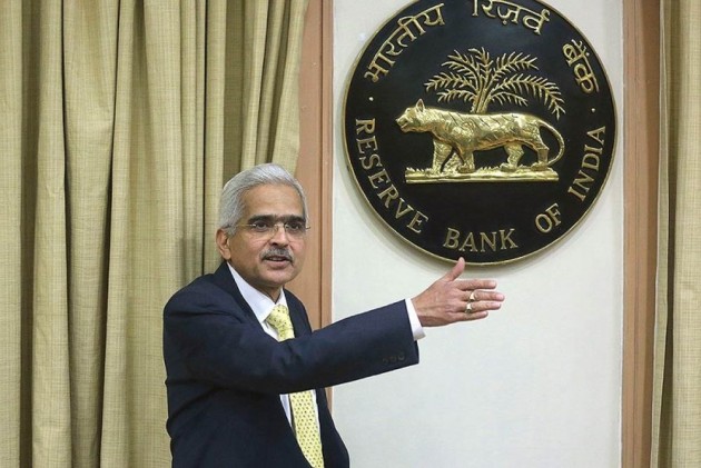 RBI Extends Loan Restructuring To Corporates, Raises Gold LTV Ratio