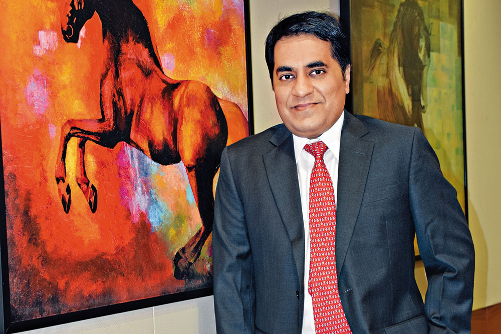 Why Motilal Oswal's Rajat Rajgarhia Recommends Axis Bank, Motherson Stocks For 2023